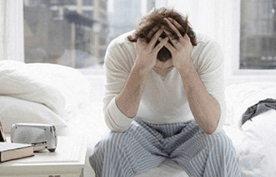 How does prostatitis manifest in men